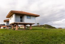 El tejido social y profesional se moviliza por la protección de Perlora como conjunto histórico y ciudad jardín